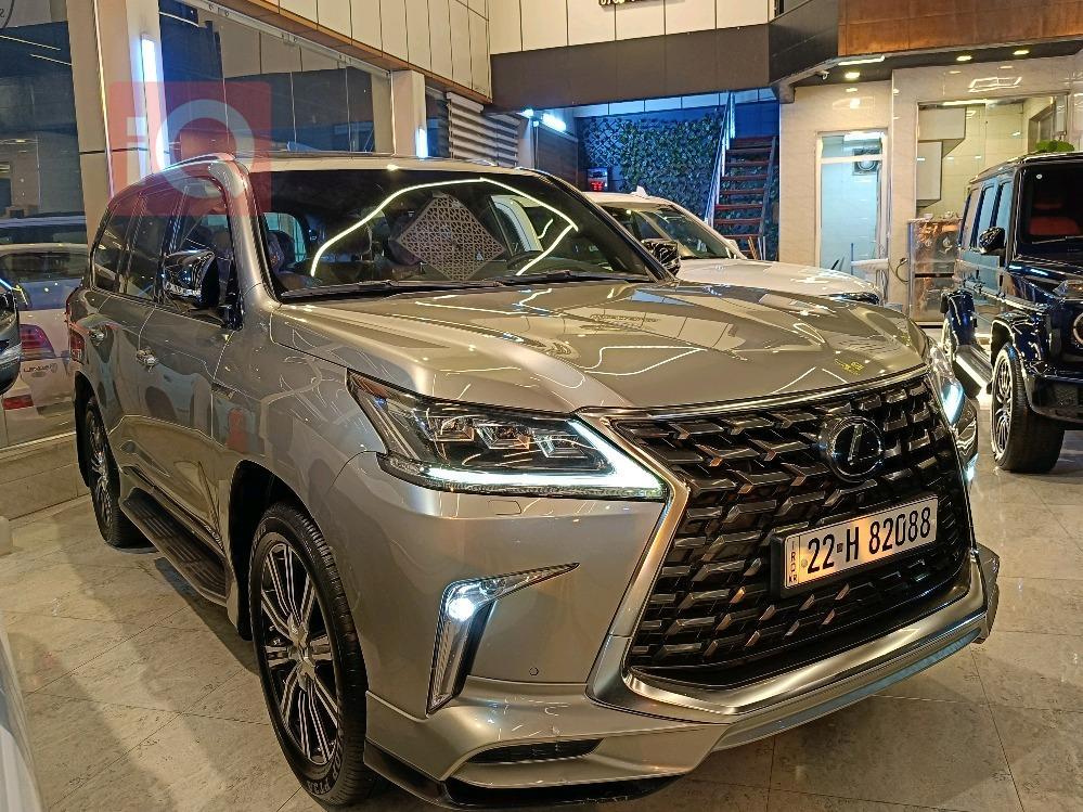 Lexus LX